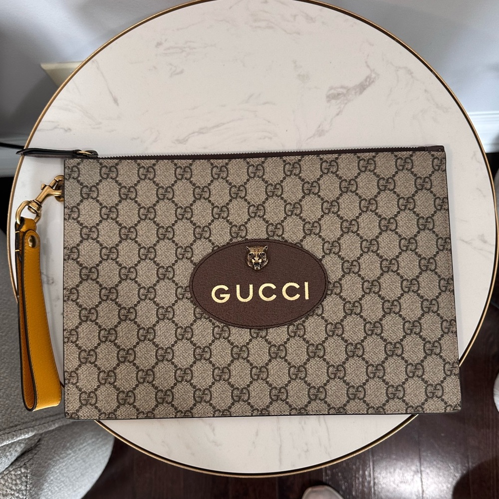 NEO VINTAGE Gucci - GG SUPREME POUCH mint condition! Gucci pouch